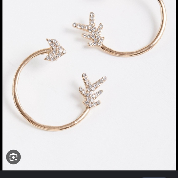 Torrid pave arrow hoops - Picture 3 of 5
